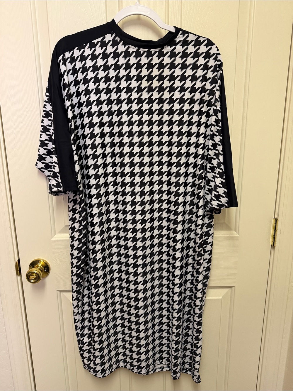 Black & White Houndstooth Midi Swim Dress with Contrast Shoulders size small